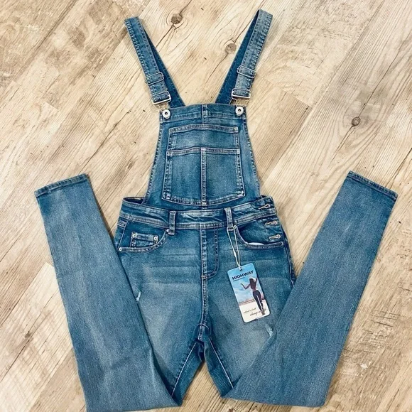 🎉HP🎉NWT Highway Distressed Skinny Overalls size 3/4 - Picture 3 of 7